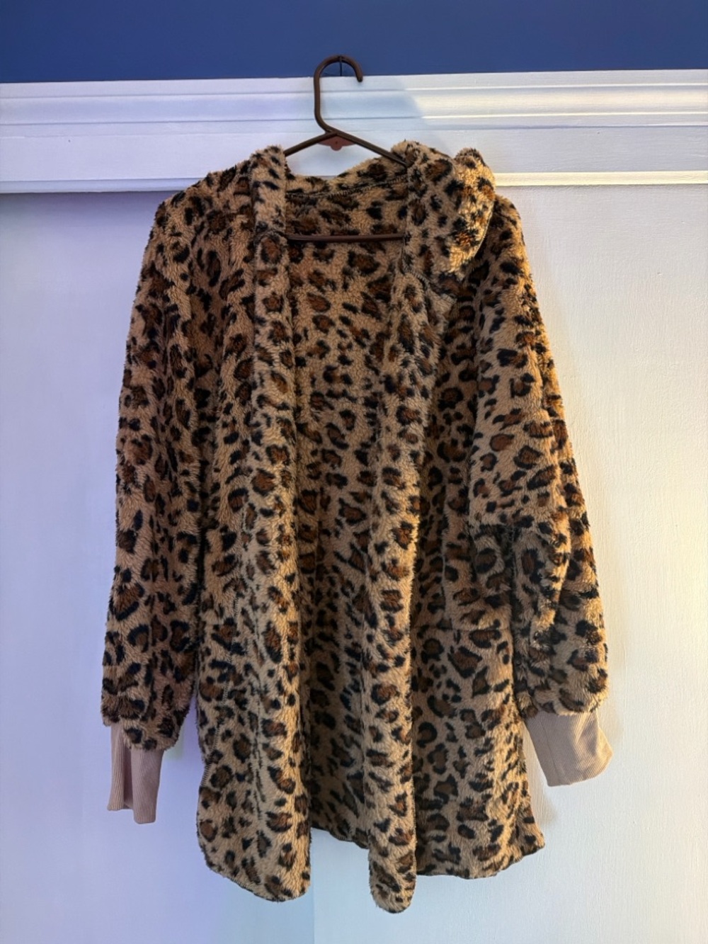 Leopard Print Faux Fur Hooded Jacket - Tan & Black